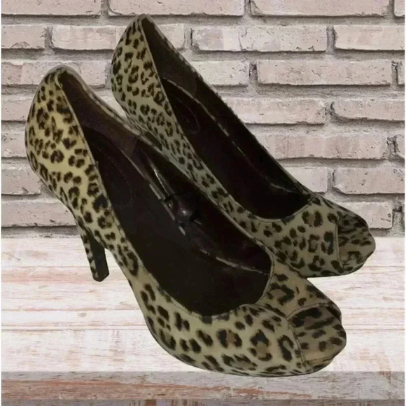 Leopard print open toe heels size 7 - Picture 1 of 3